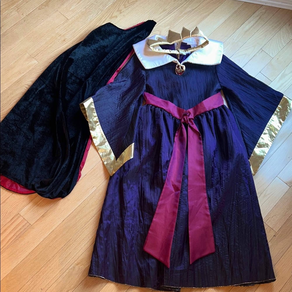 Disney Snow White Evil Queen (Kids 9/10)